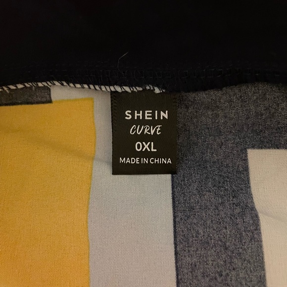 Geo Print: Block Dolman Sleeve Belted Dress - Picture 5 of 5